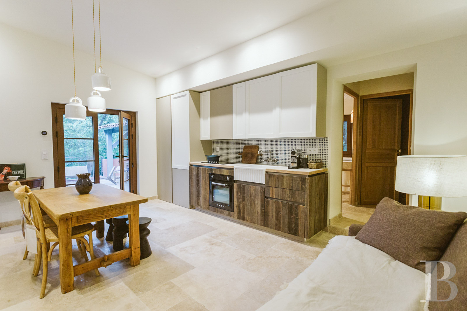 An estate dedicated to holidays and horse riding between Aubagne and Saint-Cyr-sur-Mer in the Bouches-du-Rhône department  - photo  n°12